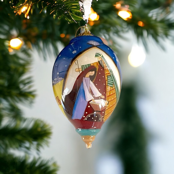 Pier 1 Imports Li Bien Hand Painted 2018 Nativity Glass Xmas Tear Drop Ornament - Picture 1 of 11
